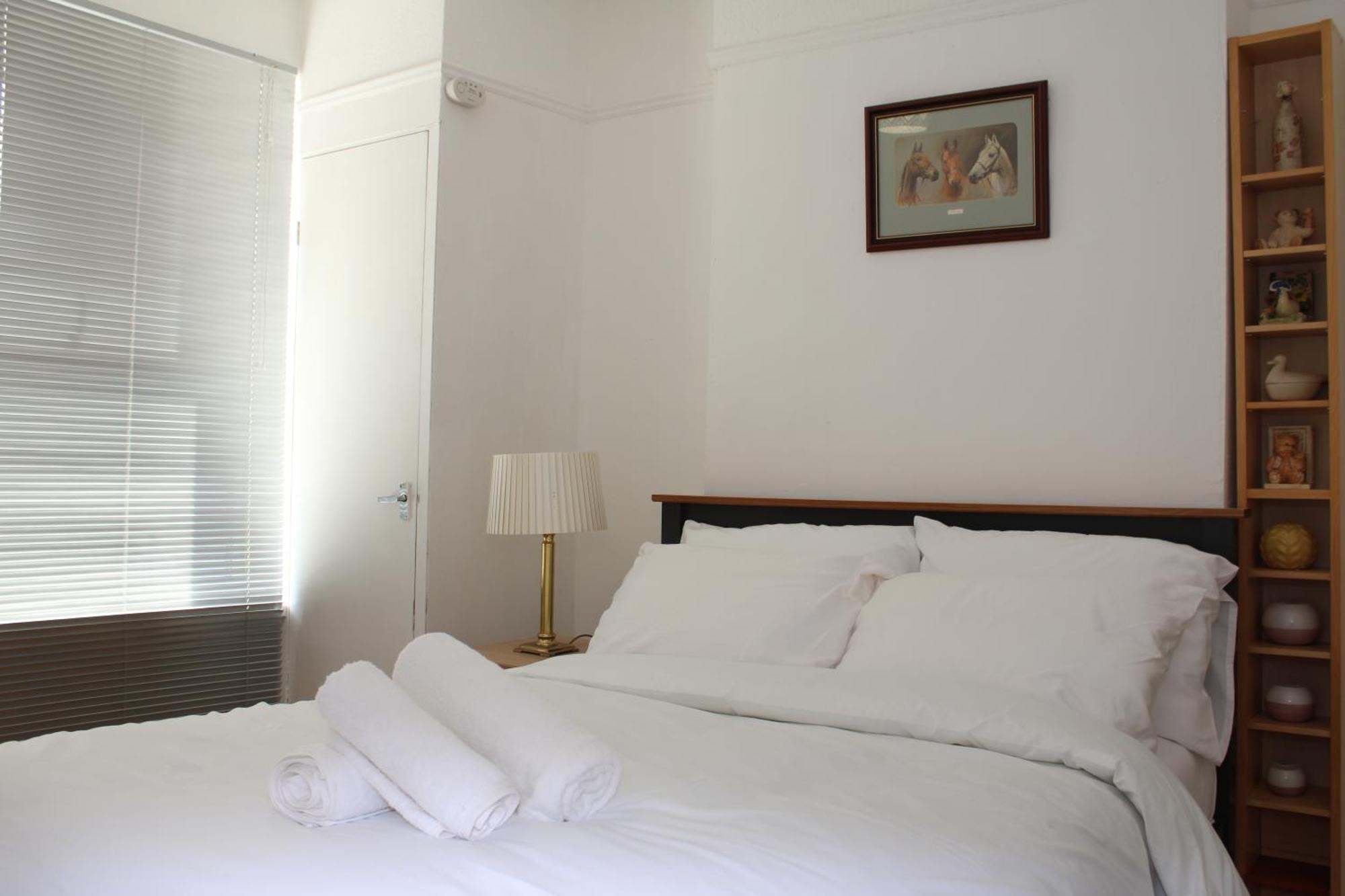 F2S Serviced Apartments 2Bedroom Terrace House With Free Wifi Netflix Suitable For Contractors Walking Distance To Train Station ダービー エクステリア 写真