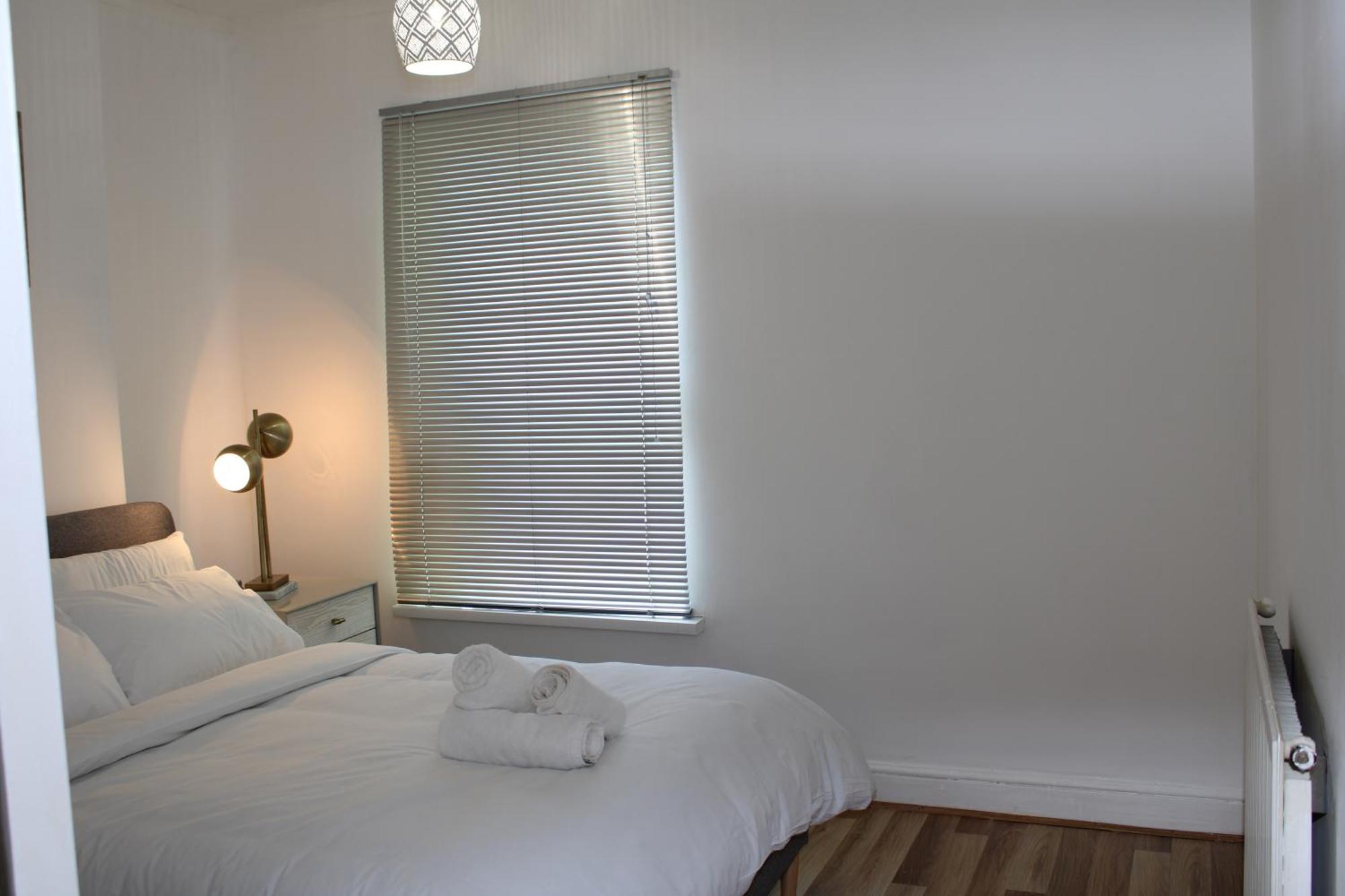 F2S Serviced Apartments 2Bedroom Terrace House With Free Wifi Netflix Suitable For Contractors Walking Distance To Train Station ダービー エクステリア 写真
