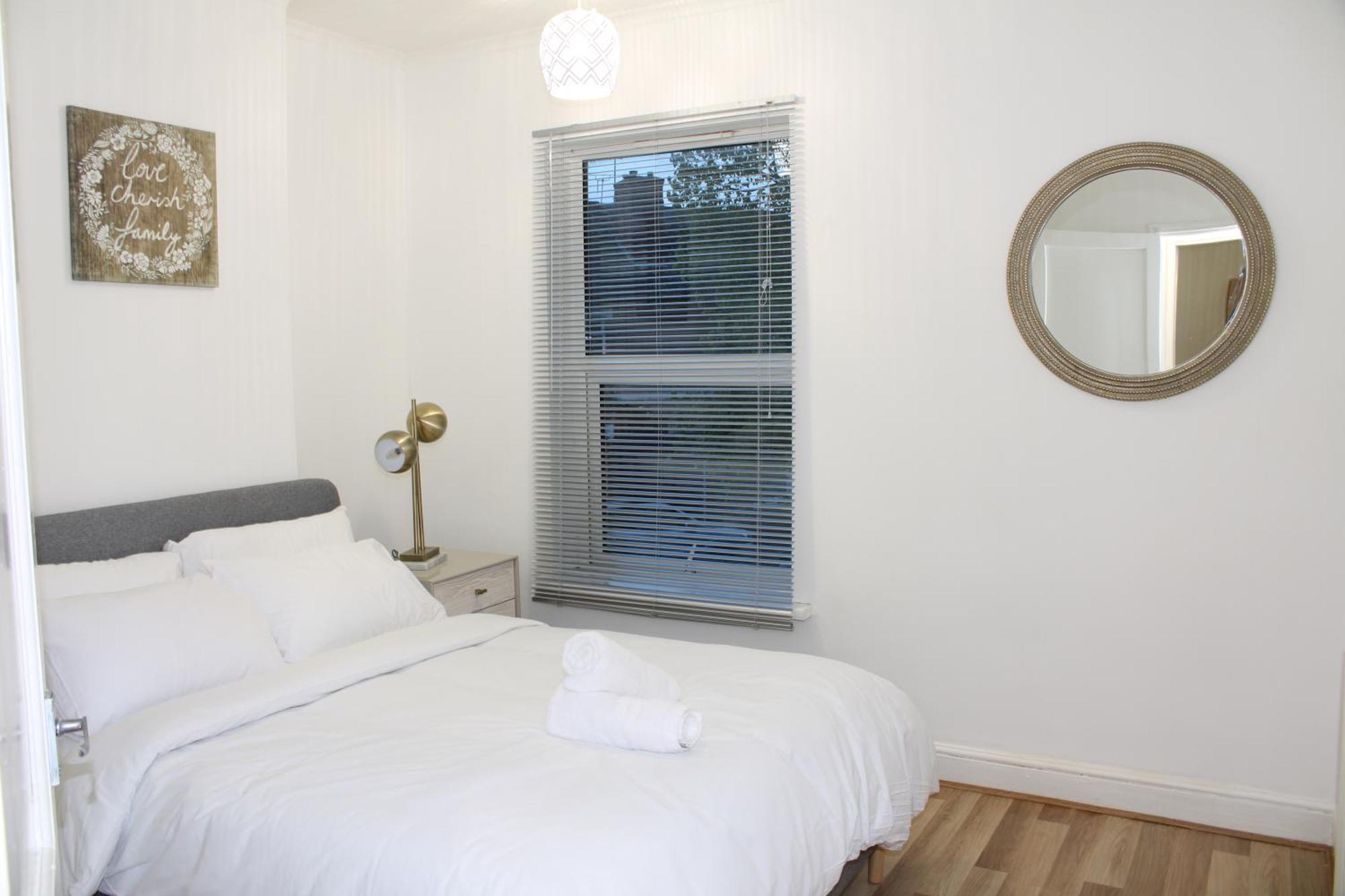 F2S Serviced Apartments 2Bedroom Terrace House With Free Wifi Netflix Suitable For Contractors Walking Distance To Train Station ダービー エクステリア 写真