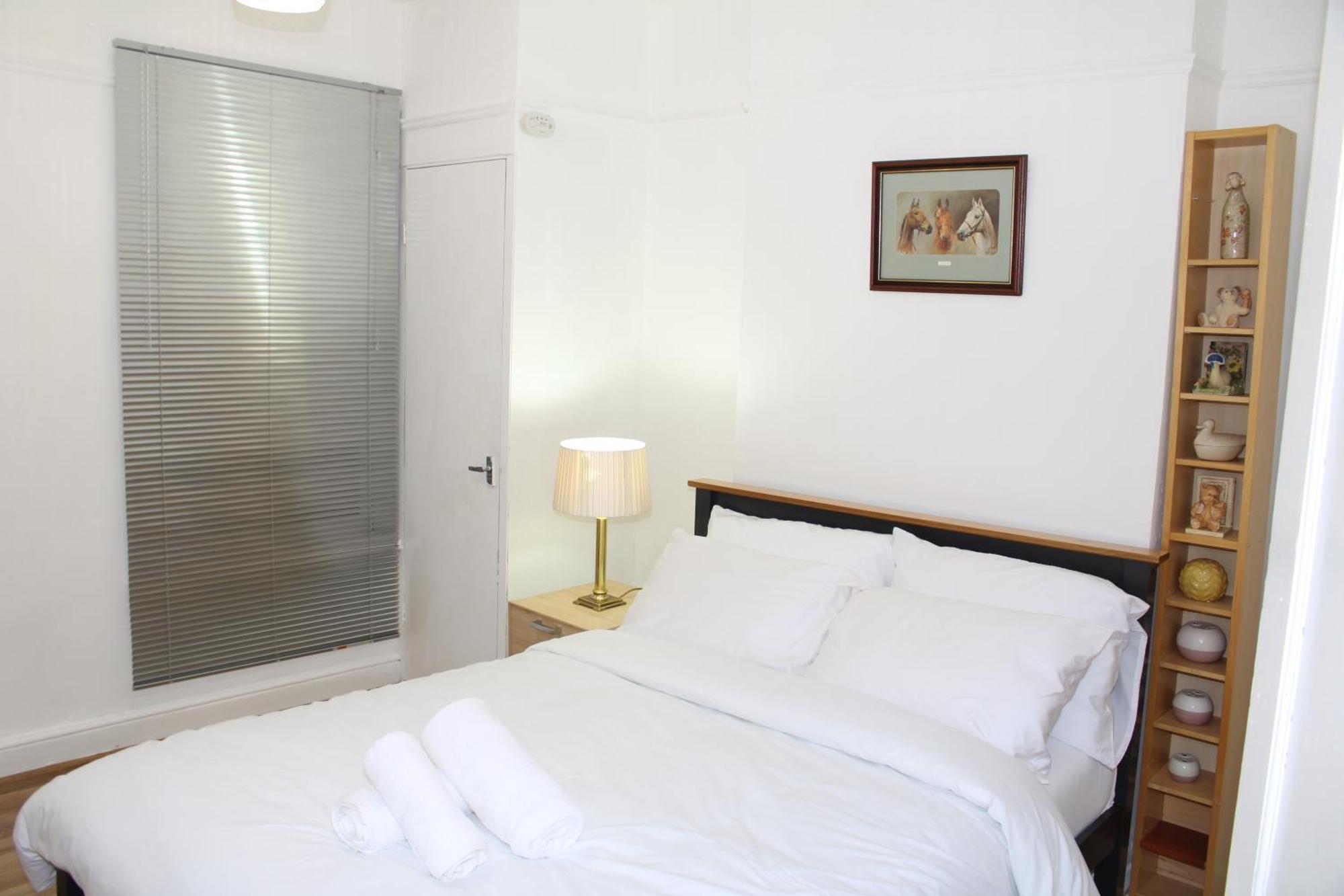 F2S Serviced Apartments 2Bedroom Terrace House With Free Wifi Netflix Suitable For Contractors Walking Distance To Train Station ダービー エクステリア 写真