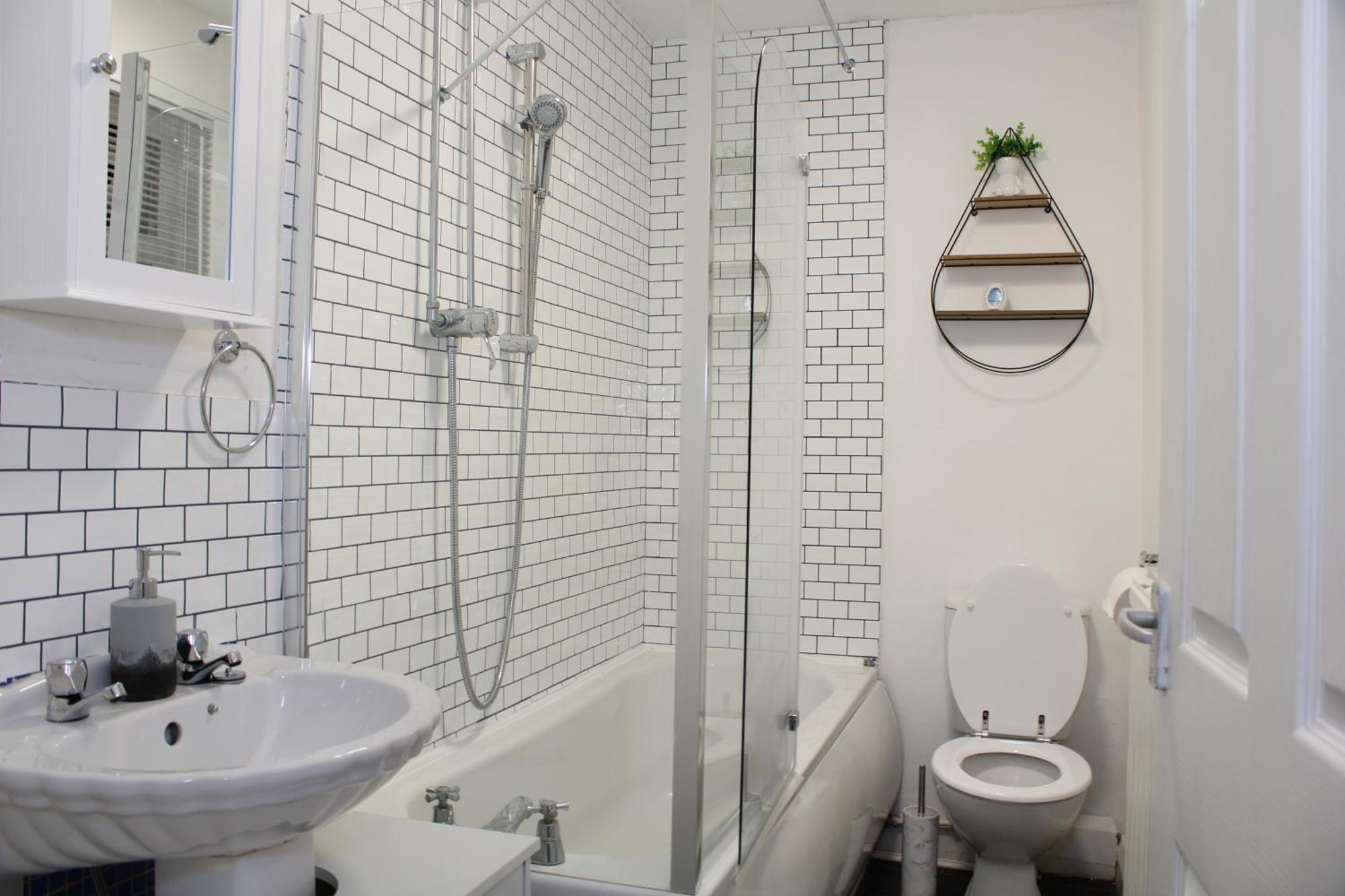 F2S Serviced Apartments 2Bedroom Terrace House With Free Wifi Netflix Suitable For Contractors Walking Distance To Train Station ダービー エクステリア 写真