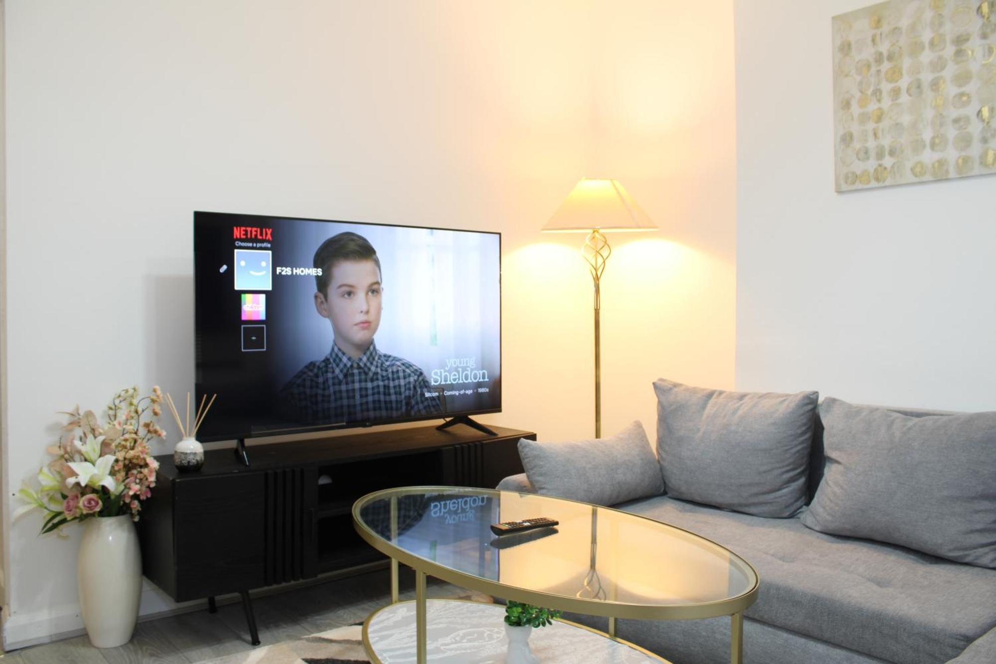 F2S Serviced Apartments 2Bedroom Terrace House With Free Wifi Netflix Suitable For Contractors Walking Distance To Train Station ダービー エクステリア 写真