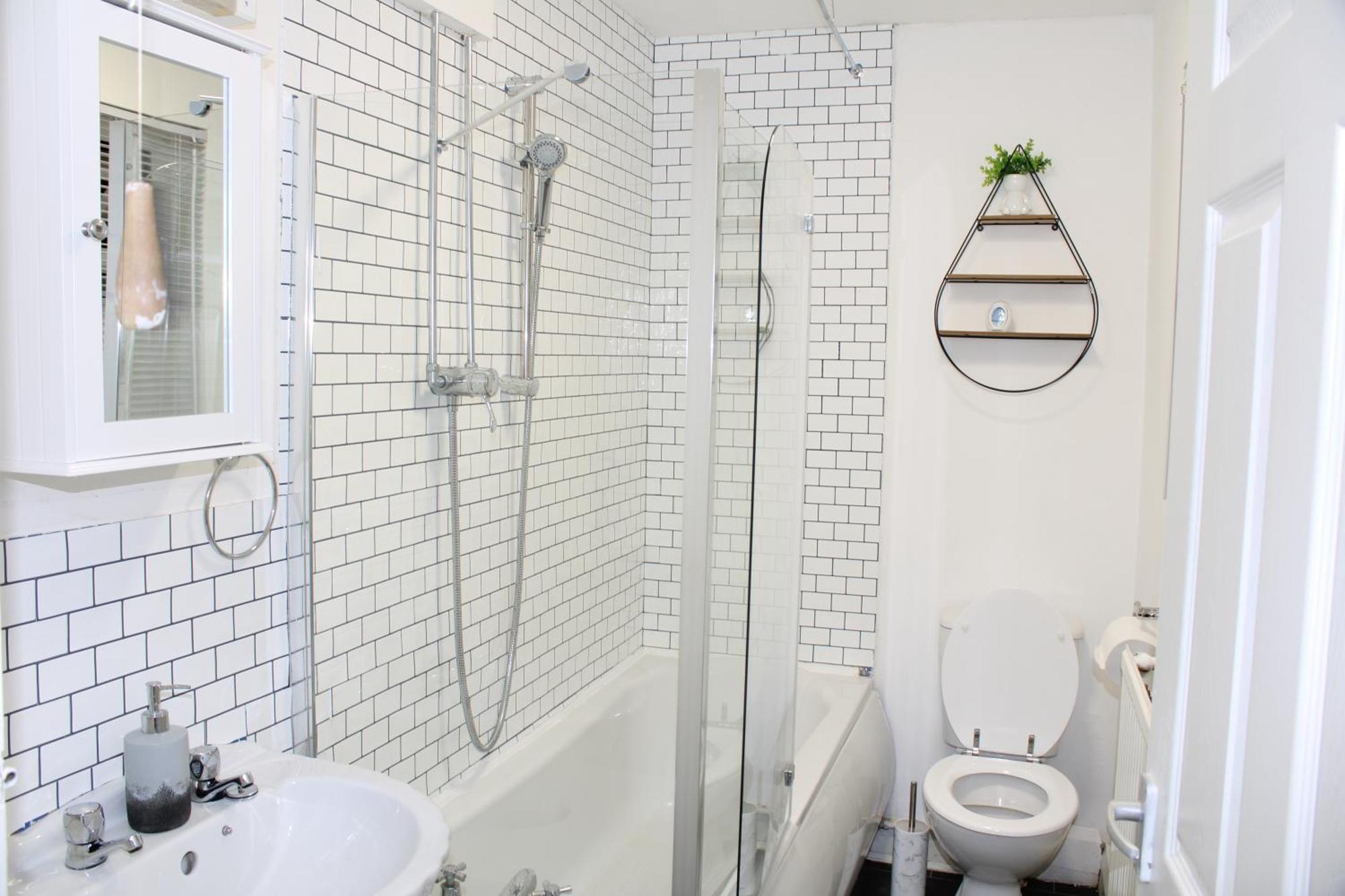 F2S Serviced Apartments 2Bedroom Terrace House With Free Wifi Netflix Suitable For Contractors Walking Distance To Train Station ダービー エクステリア 写真