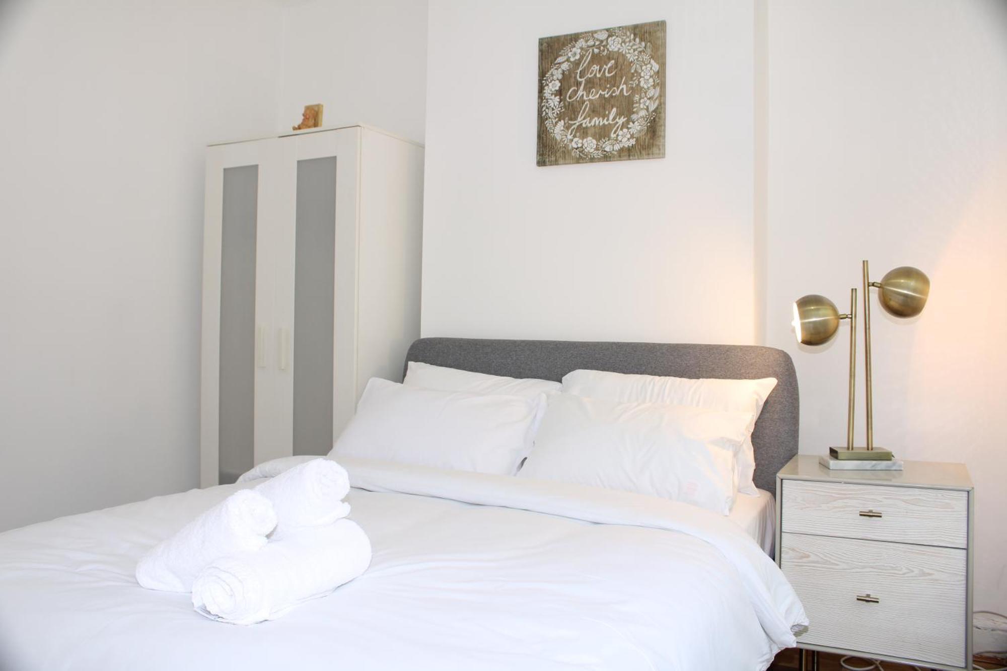 F2S Serviced Apartments 2Bedroom Terrace House With Free Wifi Netflix Suitable For Contractors Walking Distance To Train Station ダービー エクステリア 写真