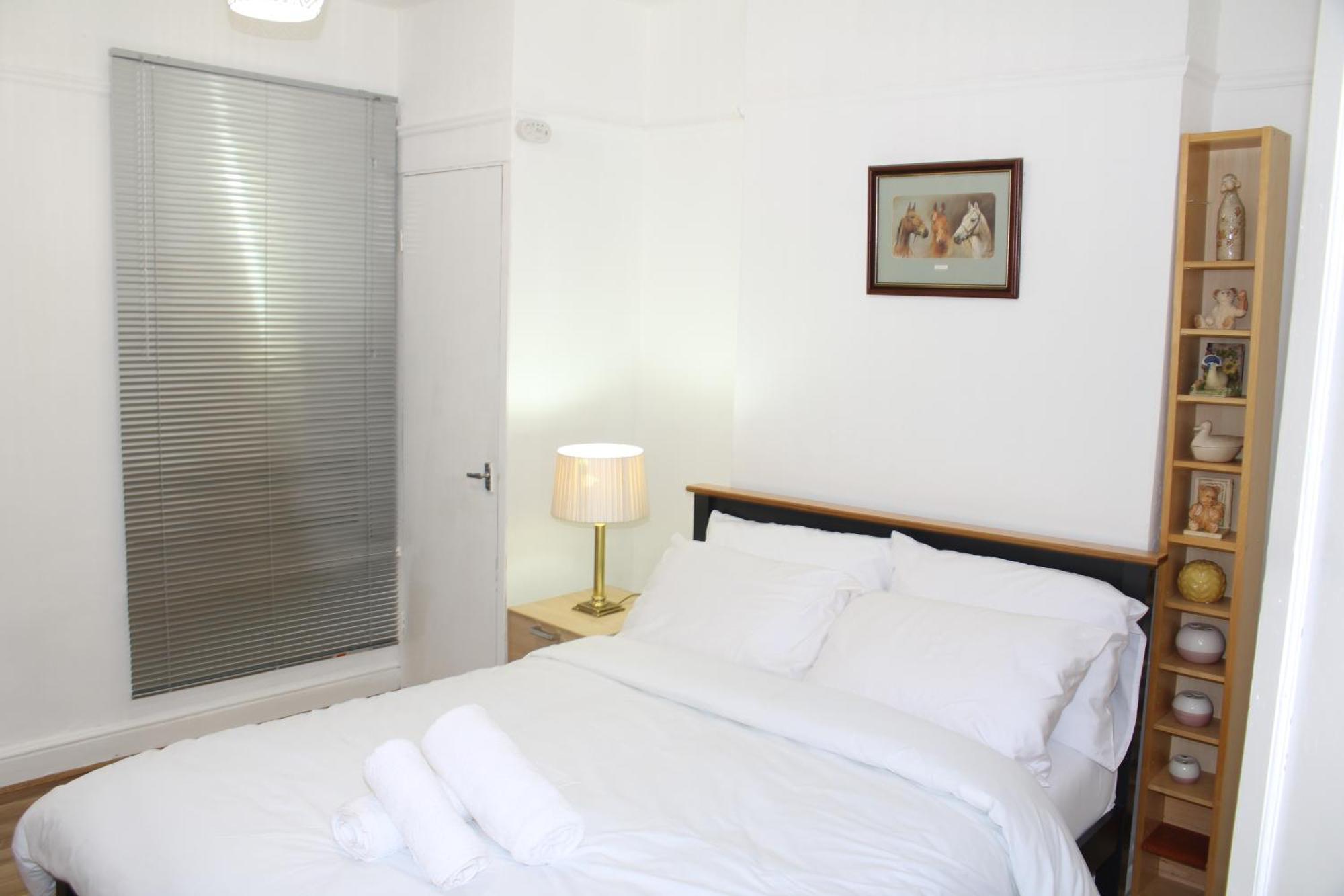 F2S Serviced Apartments 2Bedroom Terrace House With Free Wifi Netflix Suitable For Contractors Walking Distance To Train Station ダービー エクステリア 写真