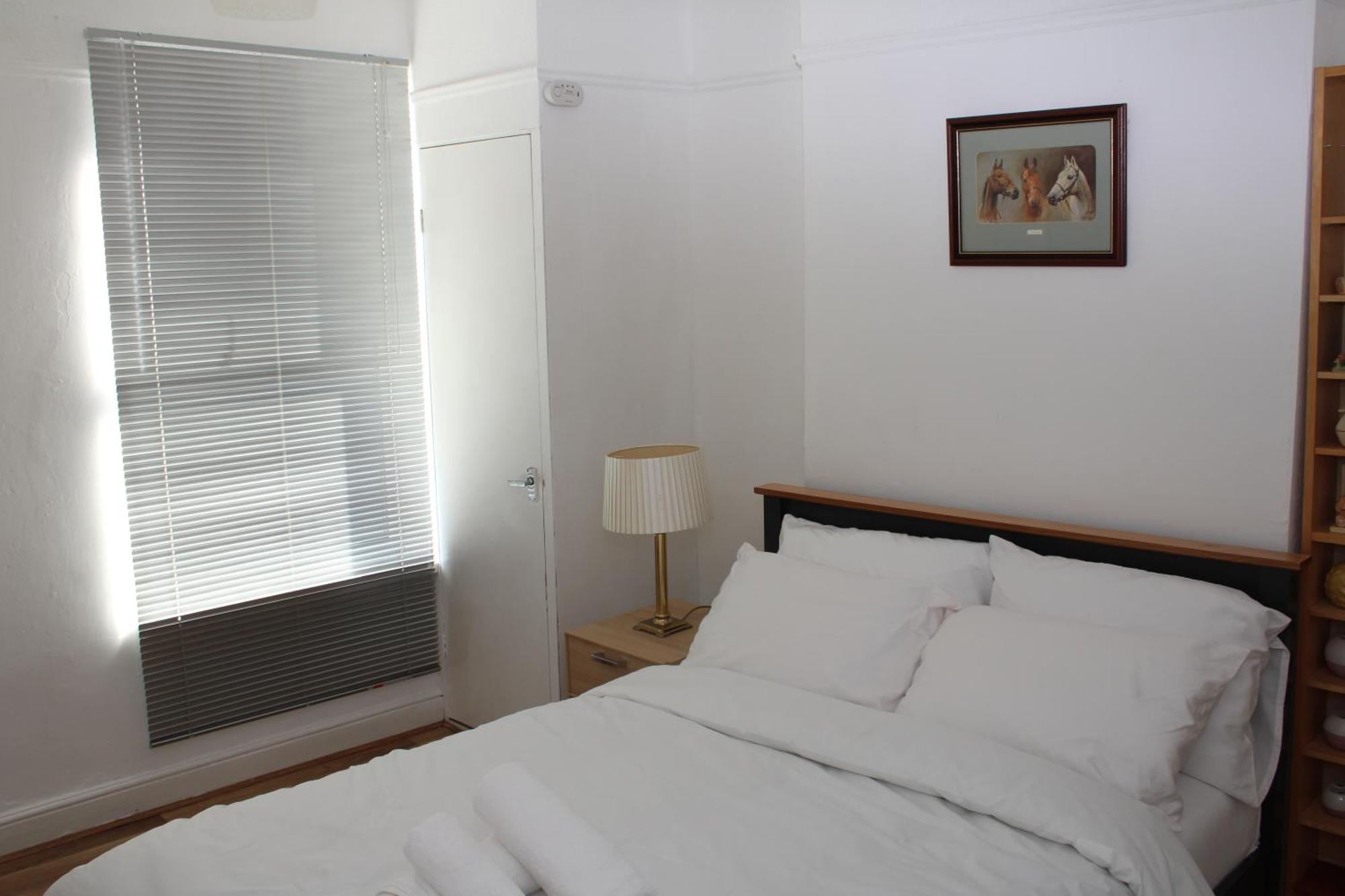 F2S Serviced Apartments 2Bedroom Terrace House With Free Wifi Netflix Suitable For Contractors Walking Distance To Train Station ダービー エクステリア 写真