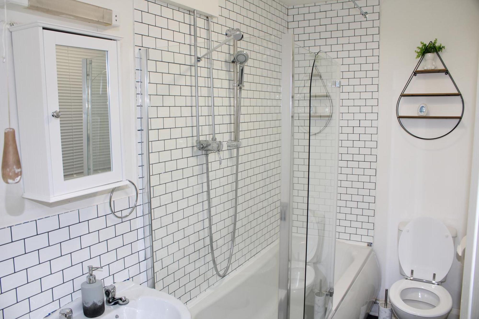 F2S Serviced Apartments 2Bedroom Terrace House With Free Wifi Netflix Suitable For Contractors Walking Distance To Train Station ダービー エクステリア 写真